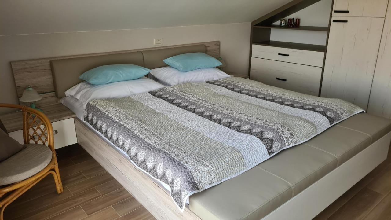 Villa Amalia Apartments Malinska Eksteriør bilde