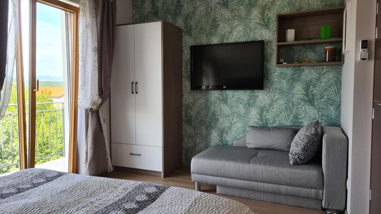 Villa Amalia Apartments Malinska Eksteriør bilde